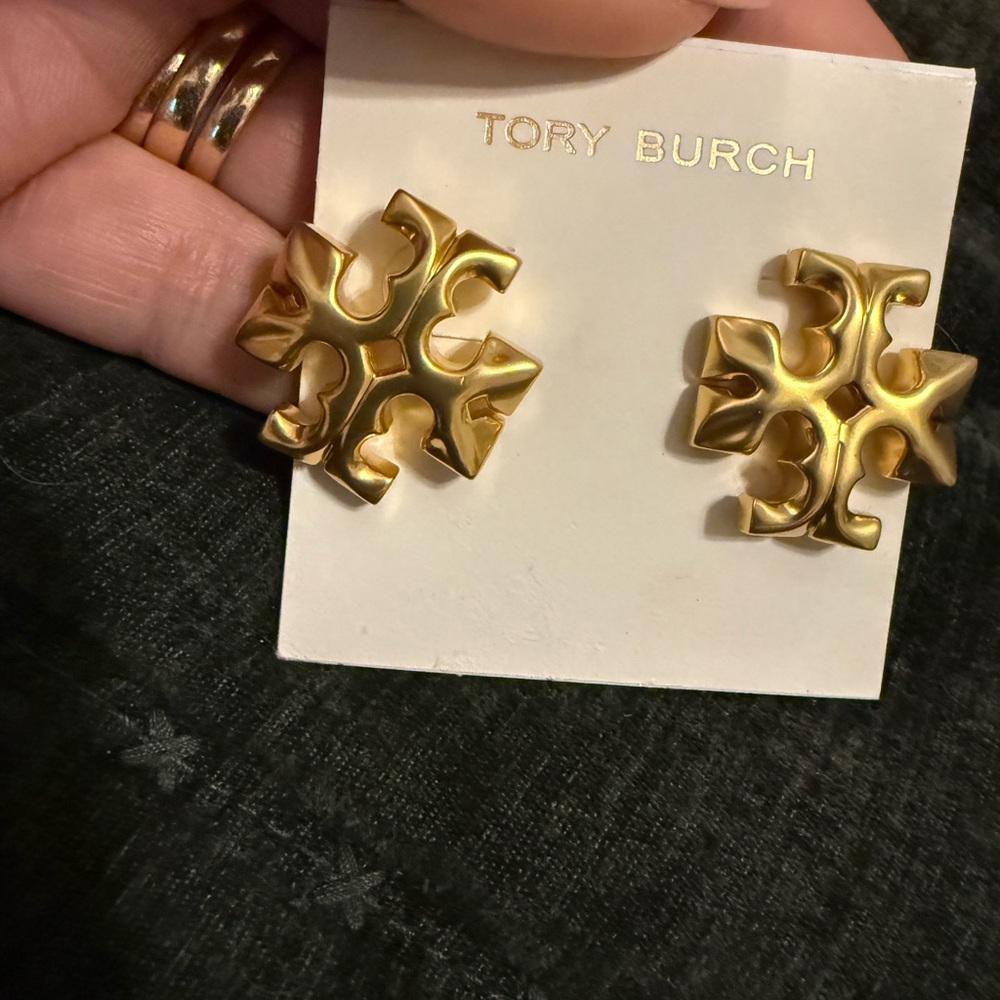 Tory Burch Gold Logo stacked T Logo Earrings studs Roxanne dress - Picture 3 of 5